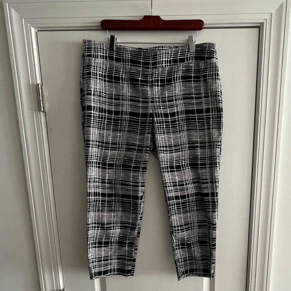 LOFT Black & White Pattern Ankle Pant Size 12P